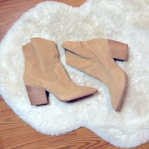 Schutz Woman Tessie Pointed Toe Bootie NWOT